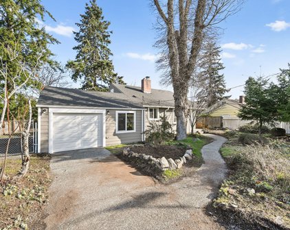 8719 121 Street SW, Lakewood