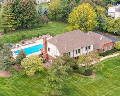 2340 E Steeple Chase Circle, Libertyville