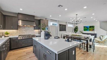 204 Zawn, Irvine