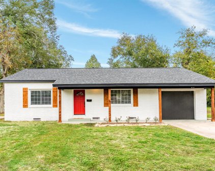 206 S Orange Street, Sweeny