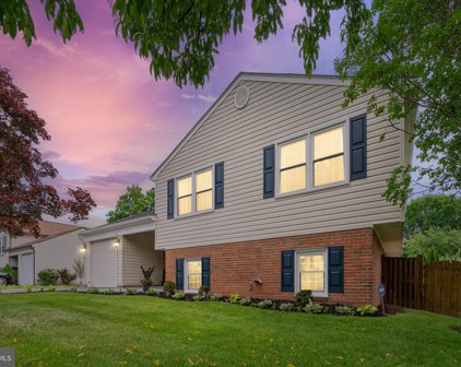 12847 Fantasia Dr, Herndon