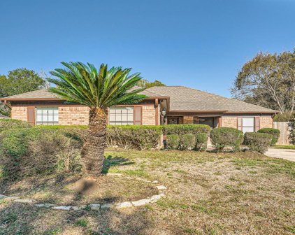 5126 Whittier Oaks Drive, Friendswood