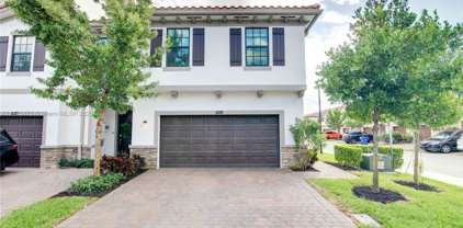 1019 Sweet Briar Ln, Riviera Beach