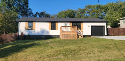 140 Robinhood Cir, Hendersonville
