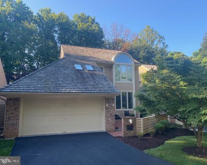 1614 Woodstock Ln, Reston