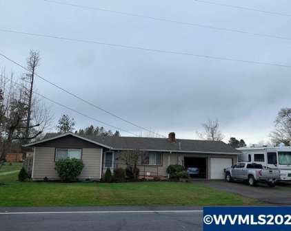 134 Central Av