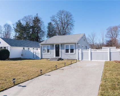 75 Collins  Avenue, Warwick