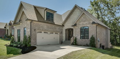 899 Abingdon Ln, Shelbyville