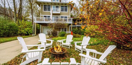 645 Lakeshore Drive, South Haven