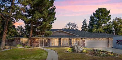 2300 Haggin Oaks Blvd., Bakersfield