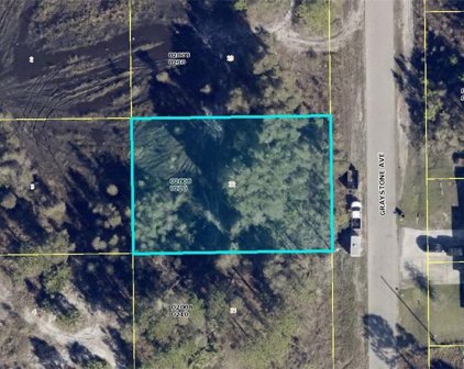 908 Graystone Avenue, Lehigh Acres