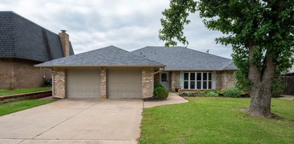 8801 N Kensington Road, Oklahoma City