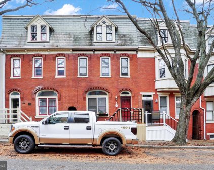 325 E Locust St, York