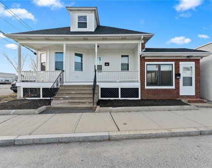 543 North Broadway, East Providence