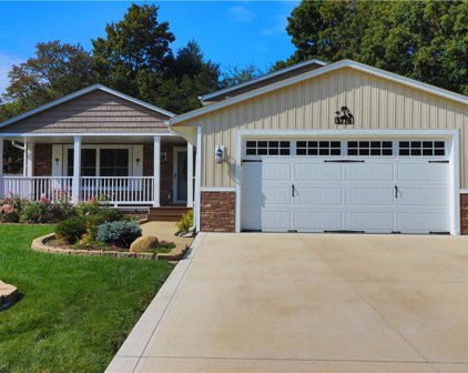 5776 Redwood Court, Mentor-On-The-Lake