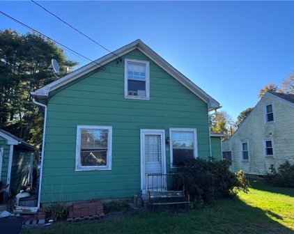 220 Main Street, Hopkinton