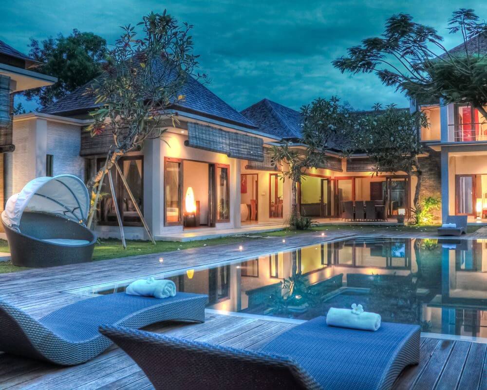 Search Tampa Bay Area Homes with a Pool for Sale