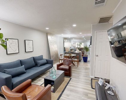 2825 N Los Felices Road 214, Palm Springs