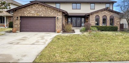 2219 N Williamsburg Street, Arlington Heights
