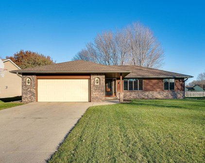 1287 Limestone Drive S, Shakopee