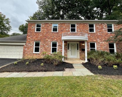 7111 Cheshire Ct, Alexandria