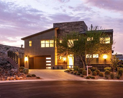 10246 Red Giant Avenue, Las Vegas