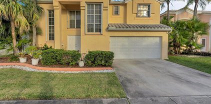 923 Sw 101st Way, Pembroke Pines