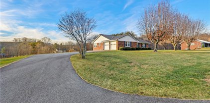 203 Mountain Valley Drive, West Jefferson