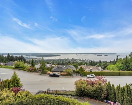 2539 Westhill Drive, West Vancouver