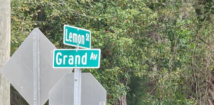 Grand Avenue, Deland