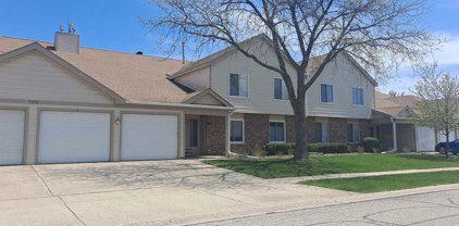 7050 Newport Drive Unit #101, Woodridge