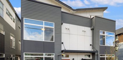 6913 Carleton Avenue S Unit #B, Seattle