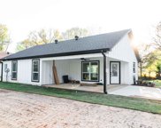 102 Hutto, Troup image