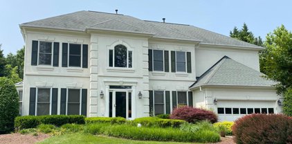 11708 Slatestone Ct, Potomac