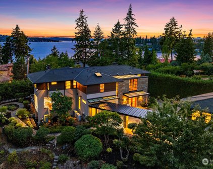 9632 Lake Washington Boulevard NE, Bellevue