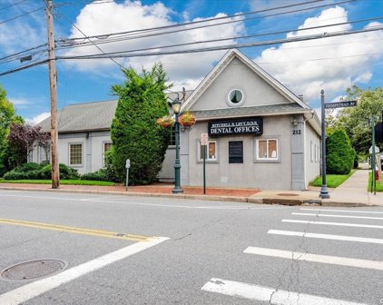 212 Hempstead Avenue, Lynbrook