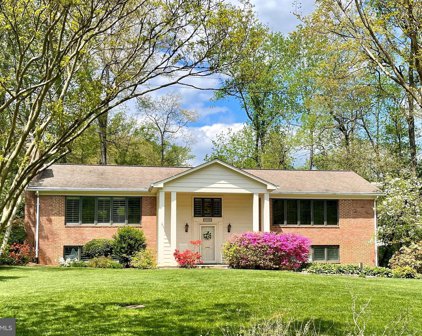 9008 Colesbury Pl, Fairfax