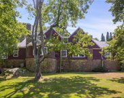 8 Beacon Hill Road, Newport image