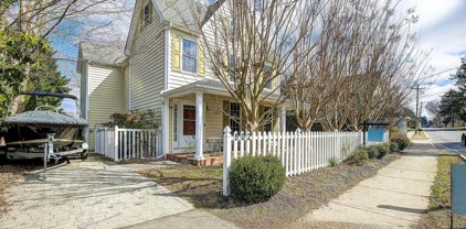 502 Chesterfield Ave, Centreville