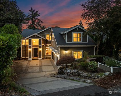 3020 90th Place SE, Mercer Island