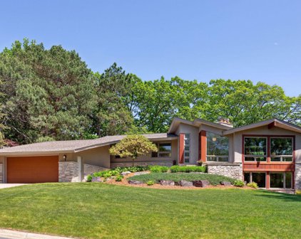 5511 Highwood Drive W, Edina