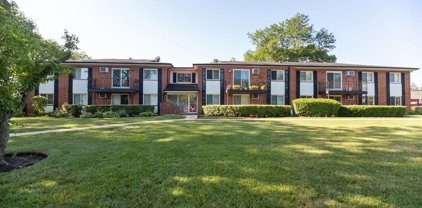 2431 E Brandenberry Court Unit #1R, Arlington Heights