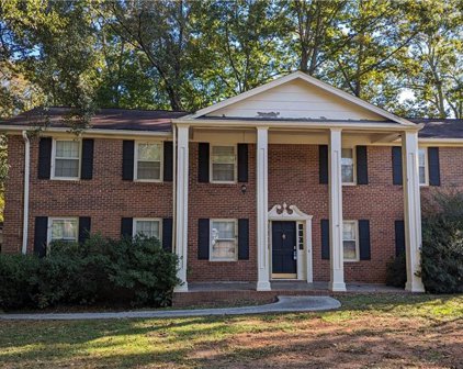 4800 Castlewood Sw Drive, Lilburn