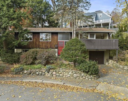 3 Valley Spring Rd, Newton