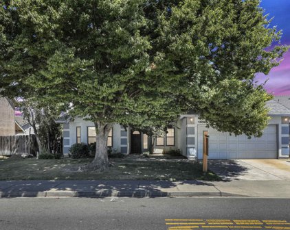 1208 Moffett Rd, Modesto