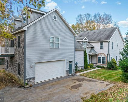 158 Lake Meade Dr, East Berlin
