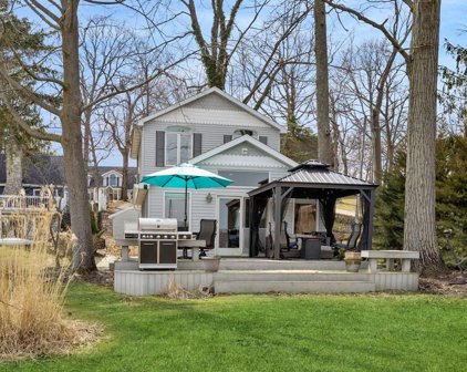 31112 Curran Beach Road, Dowagiac