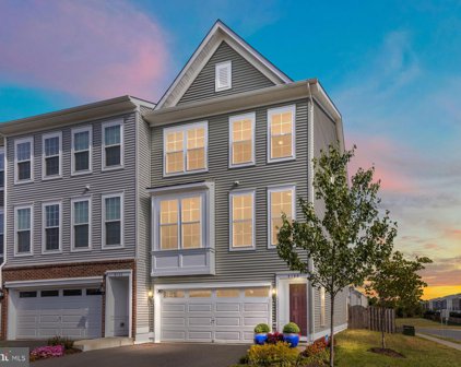8180 Broad Pl, Manassas