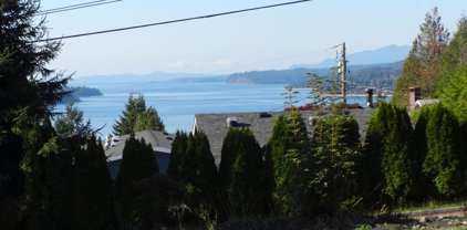 5112 Pam Road, Sechelt