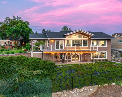 627 Golf Course Place, Chelan